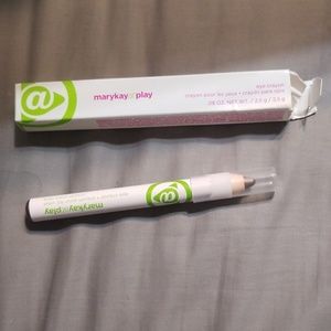 Mary Kay at play eye crayon